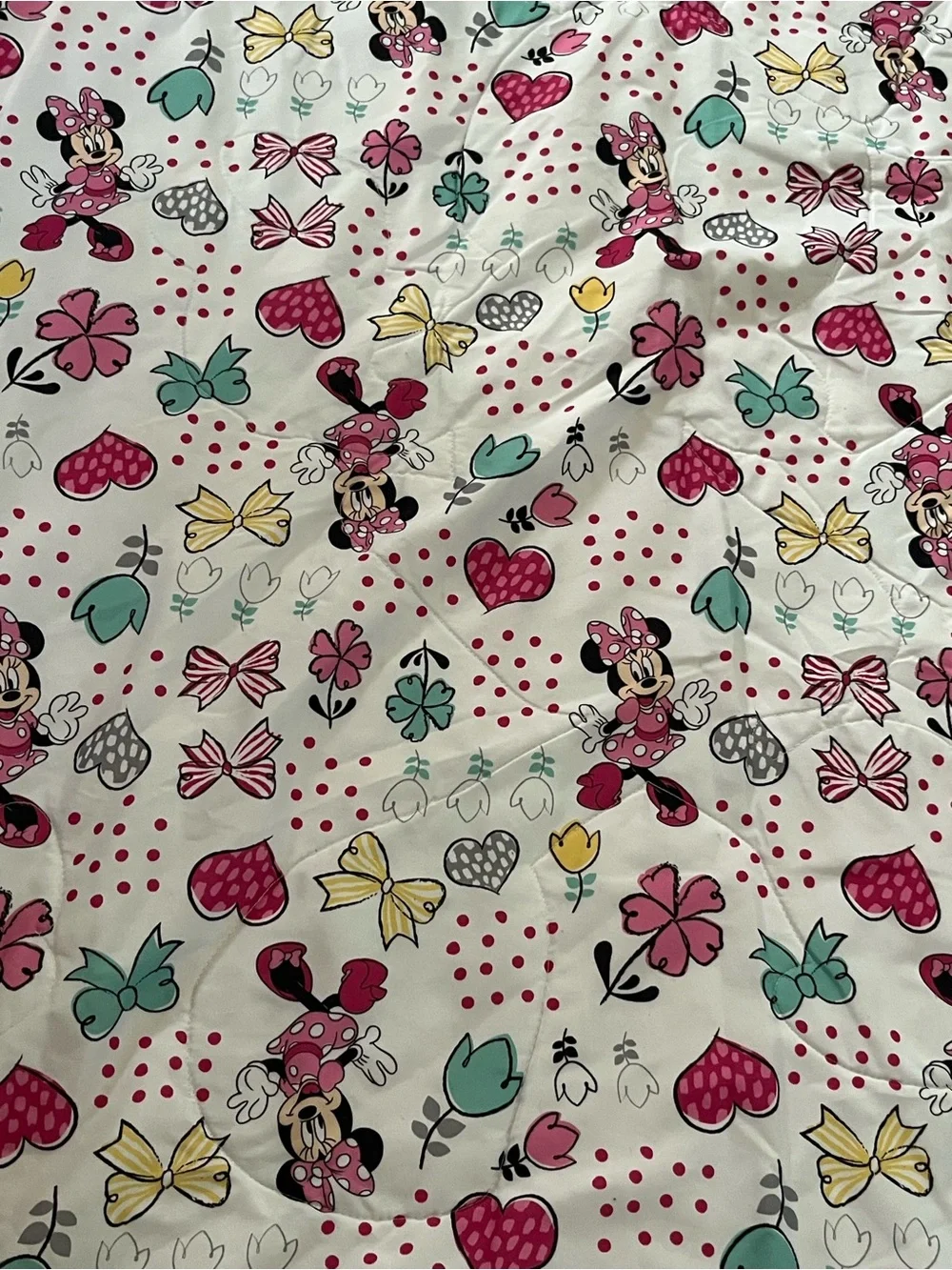 Disney Minnie Mouse Happy Hearts Reversible Crib Comforter Vibrant Pink 40x52